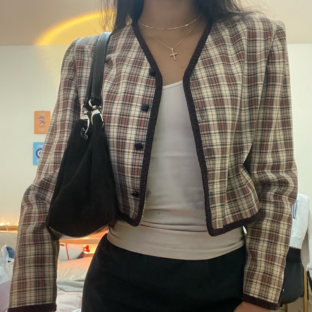 Vintage plaid jacket cropped size small, in good condition perfect for fall
